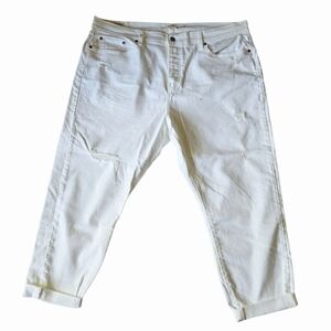 Levi's Wedgie Skinny Distressed white jeans. Size 22W